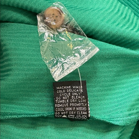 Velvet Heart Corduroy Shacket Green Button Up Overshirt Jacket Women’s S NWOT - Picture 4 of 11